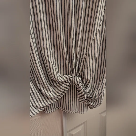 Max Studio Black and White Tie Front Blouse - Picture 2 of 5